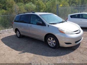  Salvage Toyota Sienna