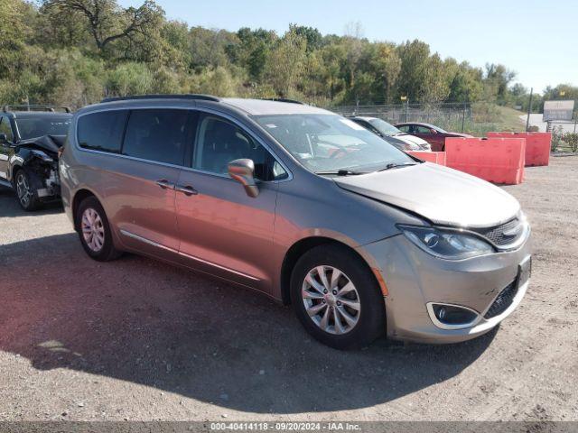  Salvage Chrysler Pacifica