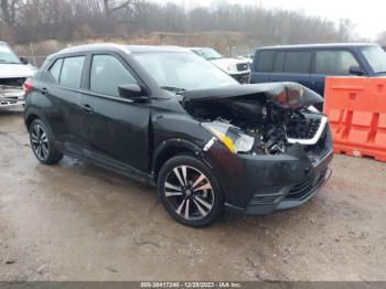  Salvage Nissan Kicks