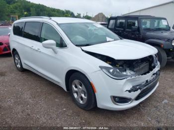  Salvage Chrysler Pacifica