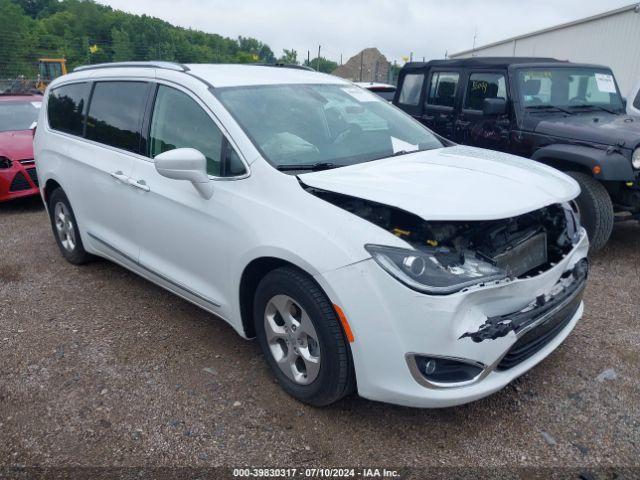  Salvage Chrysler Pacifica