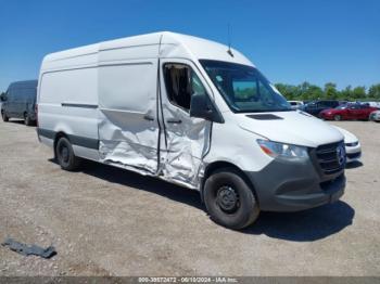  Salvage Mercedes-Benz Sprinter 2500