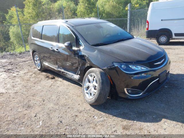  Salvage Chrysler Pacifica