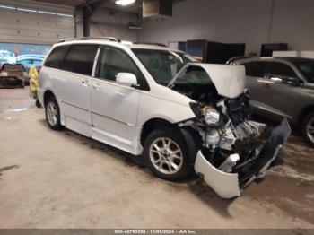  Salvage Toyota Sienna