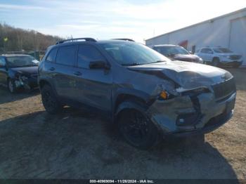  Salvage Jeep Cherokee