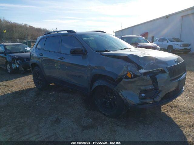  Salvage Jeep Cherokee