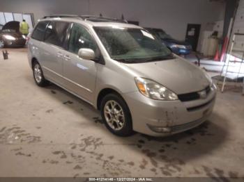  Salvage Toyota Sienna