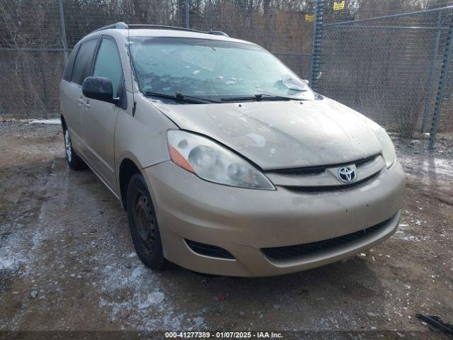  Salvage Toyota Sienna