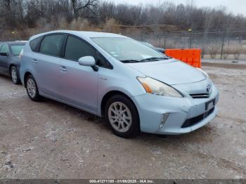  Salvage Toyota Prius v