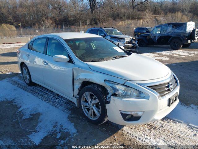  Salvage Nissan Altima