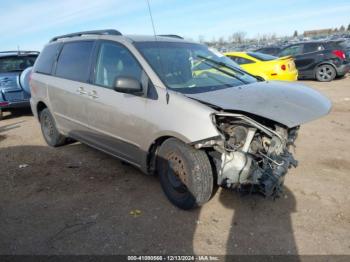  Salvage Toyota Sienna