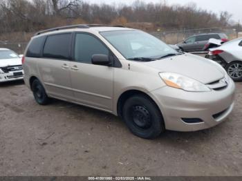  Salvage Toyota Sienna