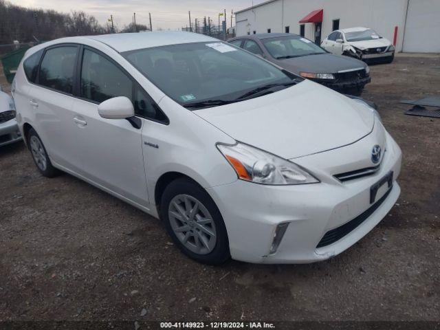  Salvage Toyota Prius v