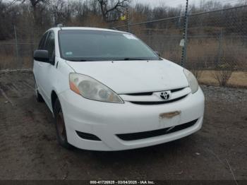  Salvage Toyota Sienna