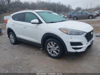  Salvage Hyundai TUCSON