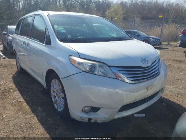  Salvage Toyota Sienna