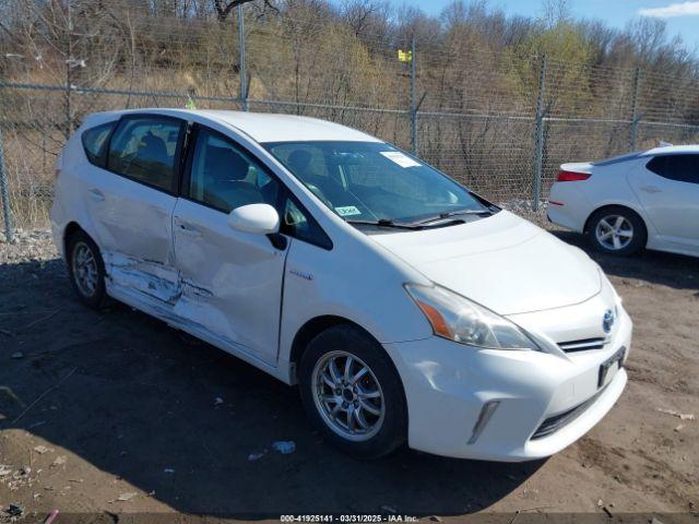  Salvage Toyota Prius v