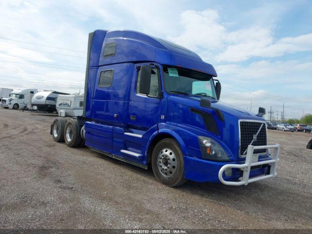  Salvage Volvo Vnl