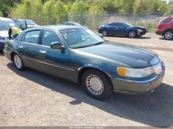  Salvage Lincoln Towncar