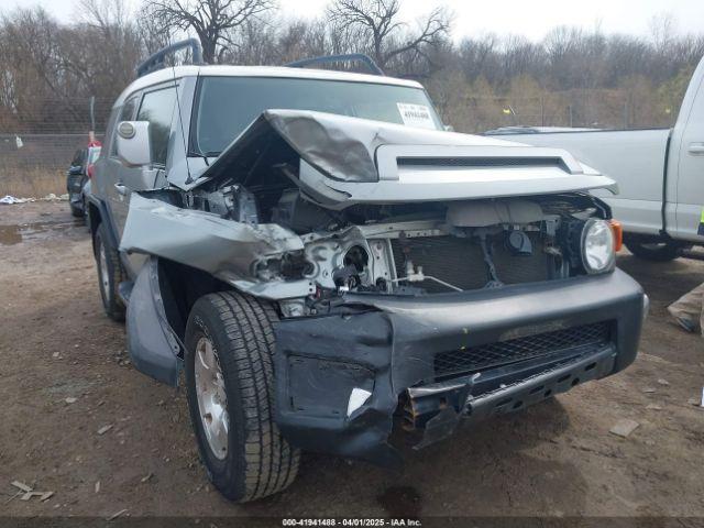  Salvage Toyota FJ Cruiser