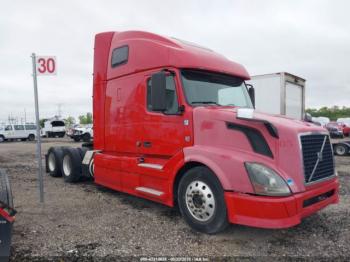  Salvage Volvo Vn