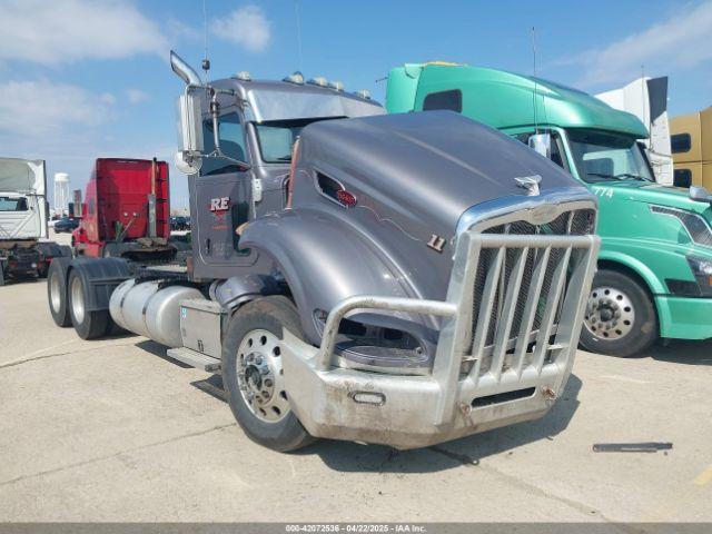  Salvage Peterbilt 386