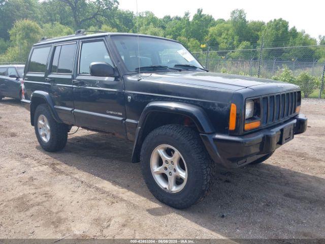  Salvage Jeep Cherokee