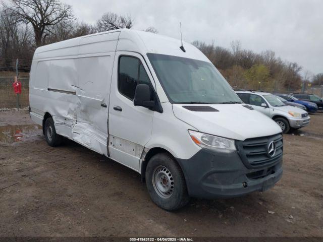  Salvage Mercedes-Benz Sprinter 2500