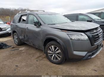  Salvage Nissan Pathfinder