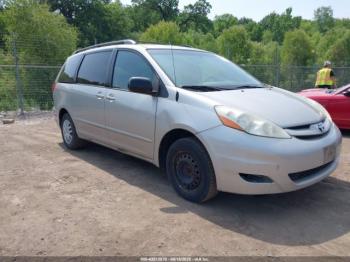  Salvage Toyota Sienna