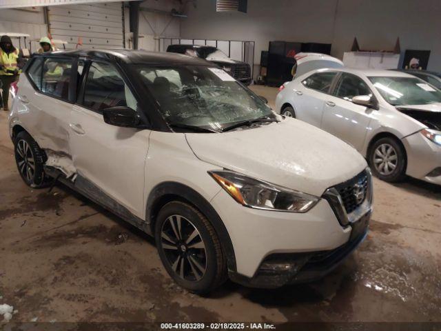  Salvage Nissan Kicks