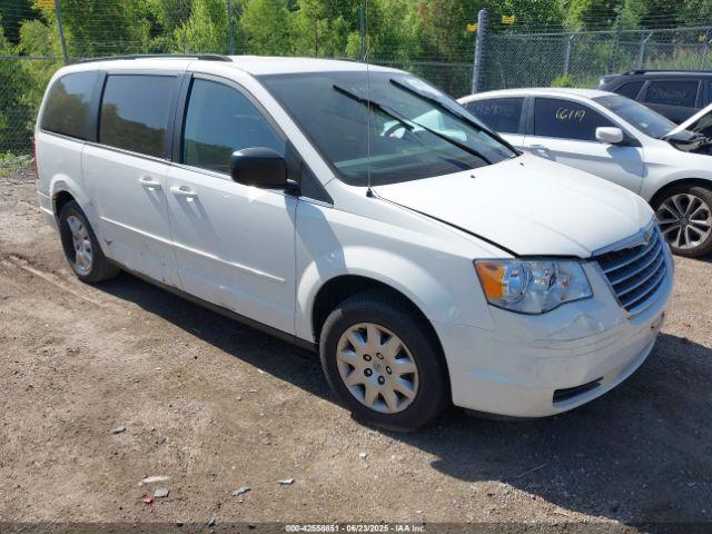  Salvage Chrysler Town & Country