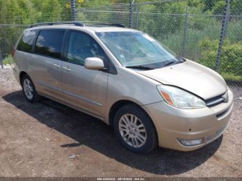  Salvage Toyota Sienna