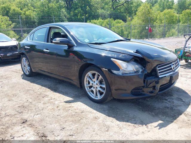  Salvage Nissan Maxima