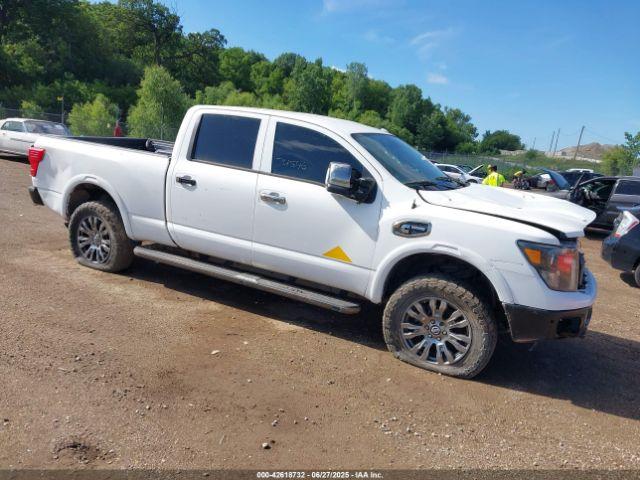  Salvage Nissan Titan