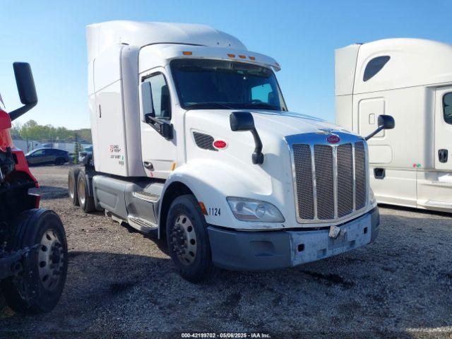  Salvage Peterbilt 579