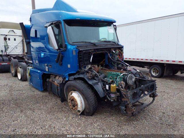  Salvage Volvo Vnl