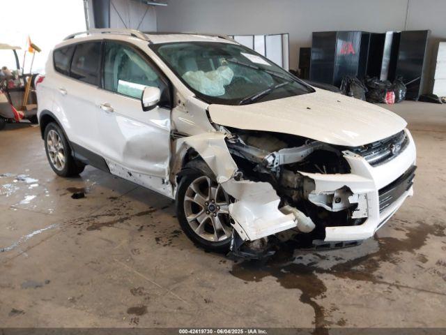  Salvage Ford Escape