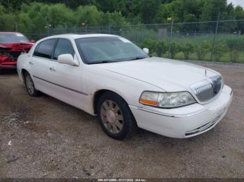  Salvage Lincoln Towncar