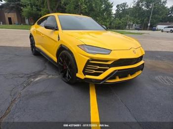  Salvage Lamborghini Urus