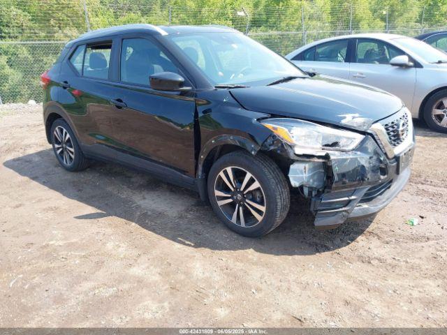  Salvage Nissan Kicks