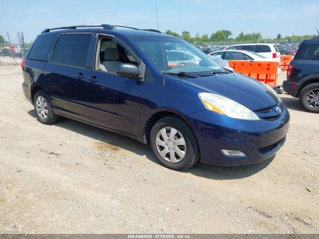  Salvage Toyota Sienna