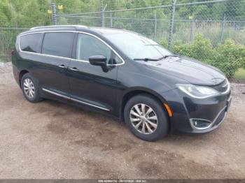  Salvage Chrysler Pacifica