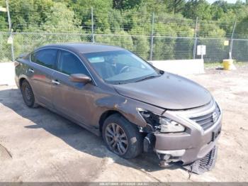  Salvage Nissan Altima