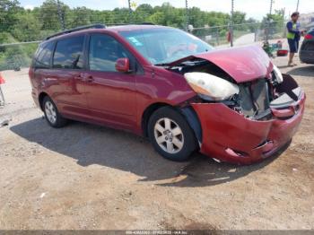 Salvage Toyota Sienna