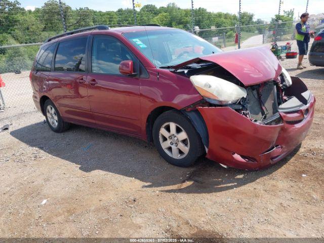  Salvage Toyota Sienna