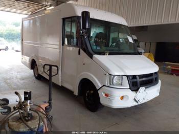  Salvage Isuzu Commercial Van