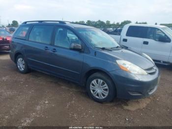  Salvage Toyota Sienna