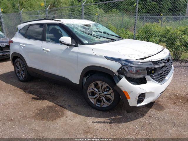  Salvage Kia Seltos