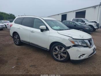  Salvage Nissan Pathfinder